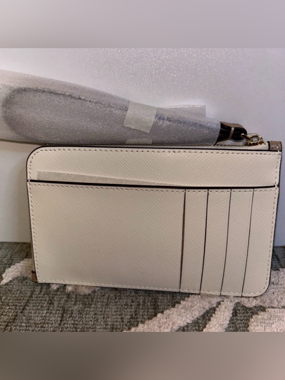 Kate Spade Lucy Taupe and Ivory Leather Wristlet! NWT! - Picture 2 of 4
